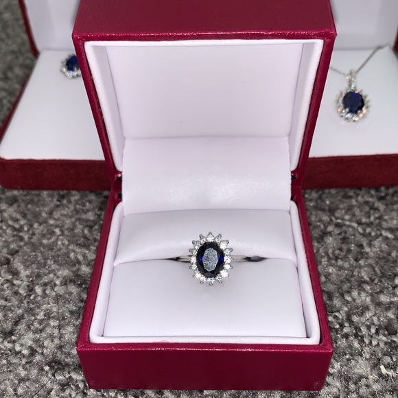 Helzberg blue saphire and white Diamond set - Picture 2 of 3